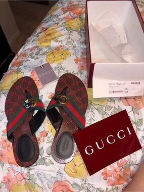 Gucci Brown Red GG Logo Sandals with Green-Red Web Strap size 38 1/2 (7- 7 1/2)